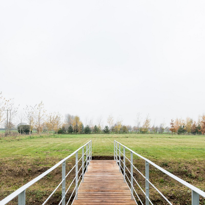 bridge/walkway